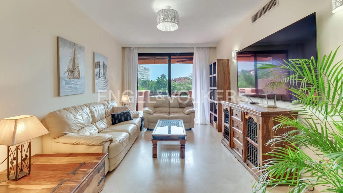 Penthouse sale in Calle Gavia, Marbella photo 4
