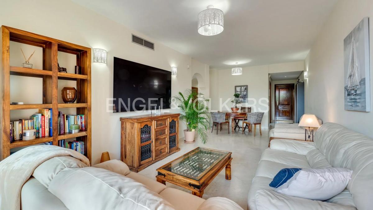 Penthouse sale in Calle Gavia, Marbella photo 5