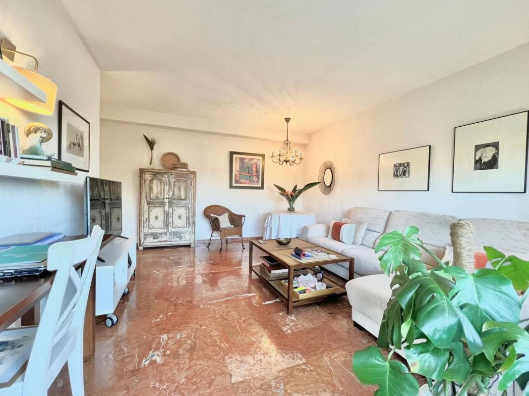 Venta de piso en Avenida Jacaranda, Marbella
photo 1