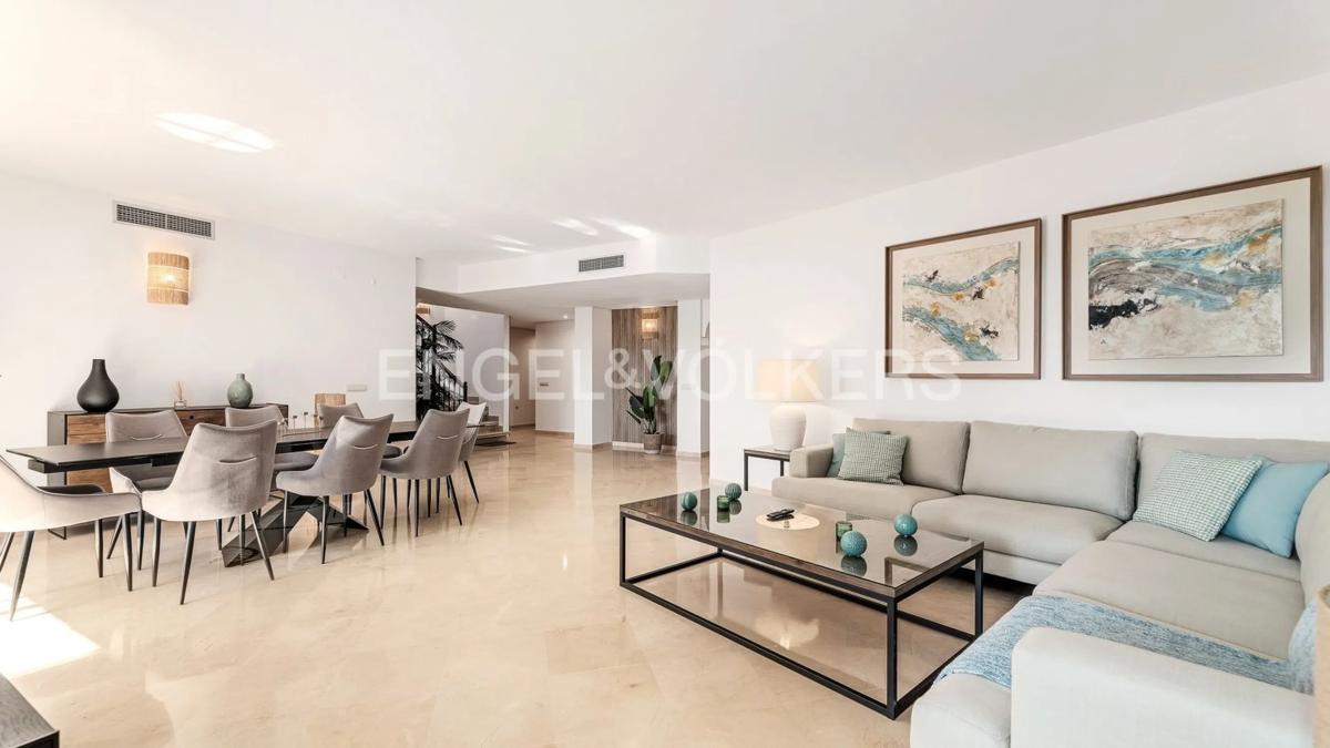 Penthouse sale in Calle Gavia, Marbella photo 5