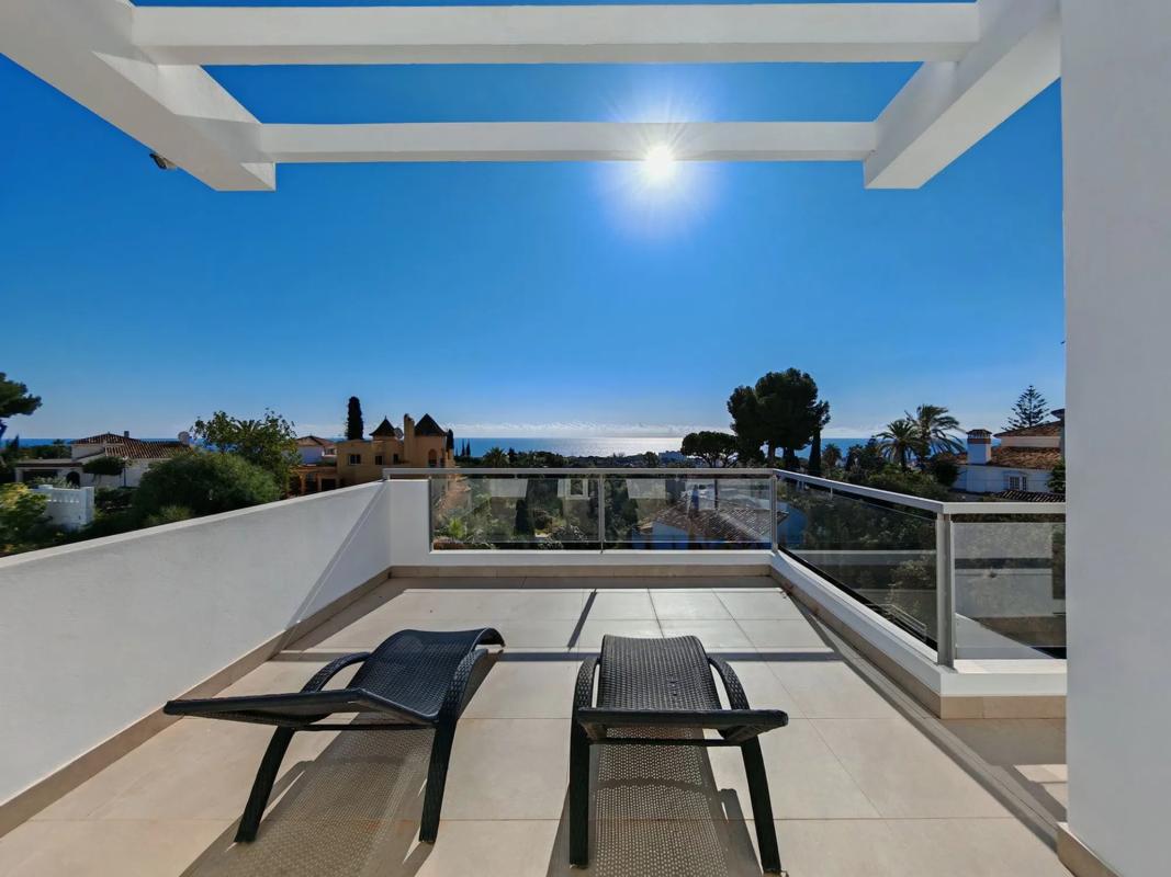 Sprzedaż niezależnego domku jednorodzinnego w Barrio El Rosario-Ricmar, Marbella photo 4