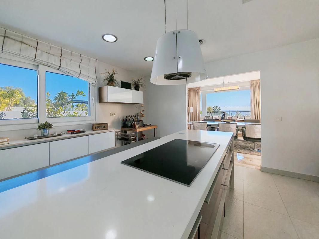Sprzedaż niezależnego domku jednorodzinnego w Barrio El Rosario-Ricmar, Marbella photo 5