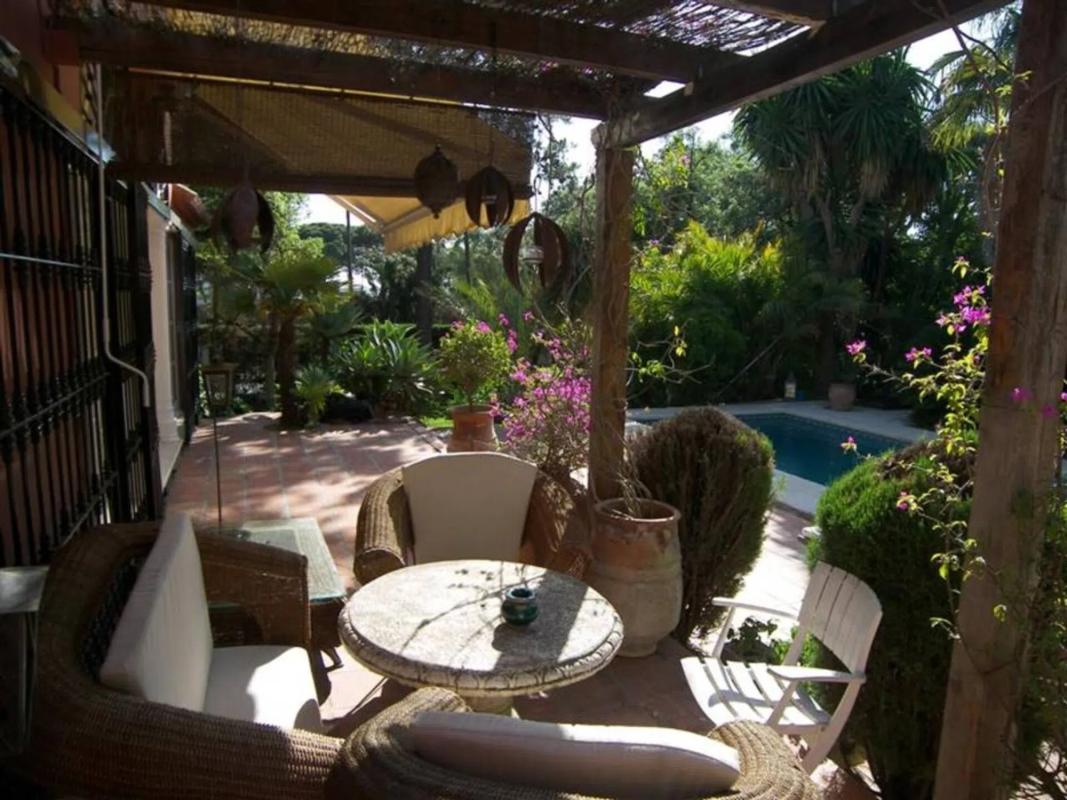 Sprzedaż niezależnego domku jednorodzinnego w  Barrio El Rosario-Ricmar, Marbella photo 2