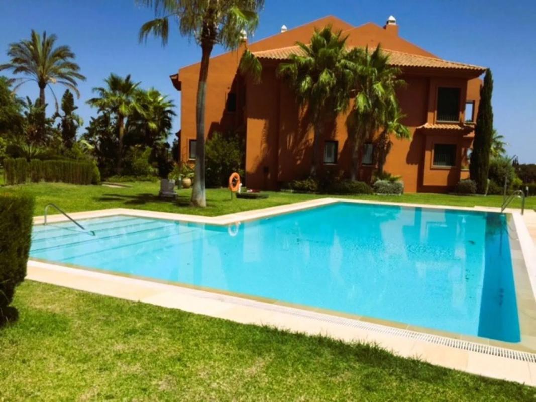 Penthouse sale in Barrio El Rosario-Ricmar, Marbella photo 1
