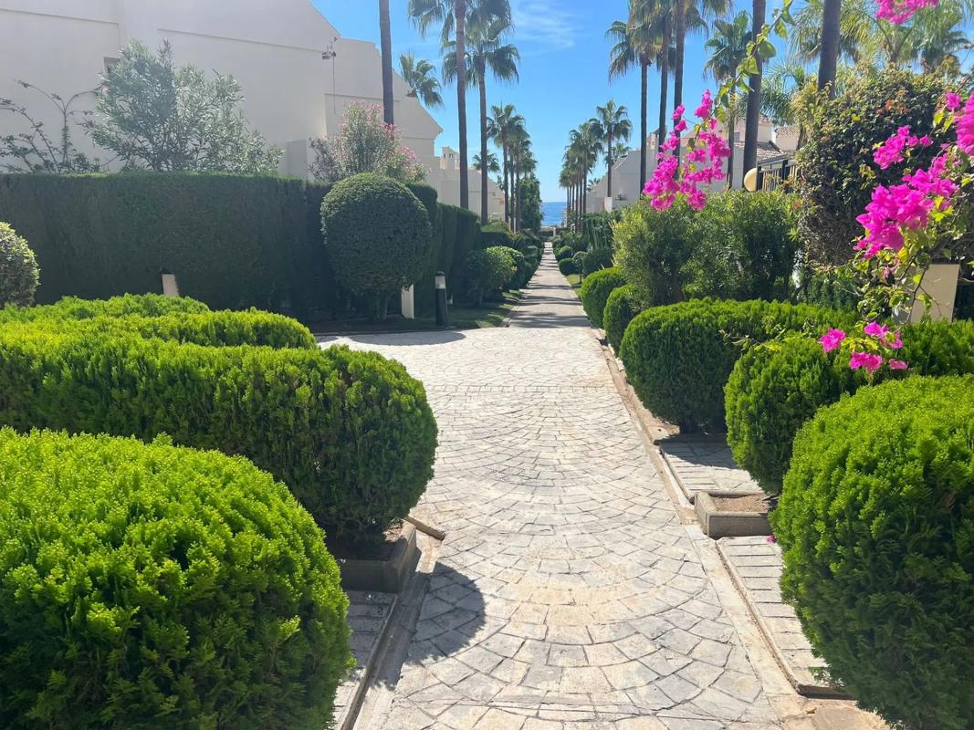 Venta de chalet adosado en Barrio Las Chapas-Alicate Playa , Marbella photo 5