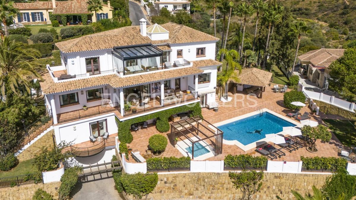 Sprzedaż niezależnego domku jednorodzinnego w Urbanización el Rosario, Marbella photo 1