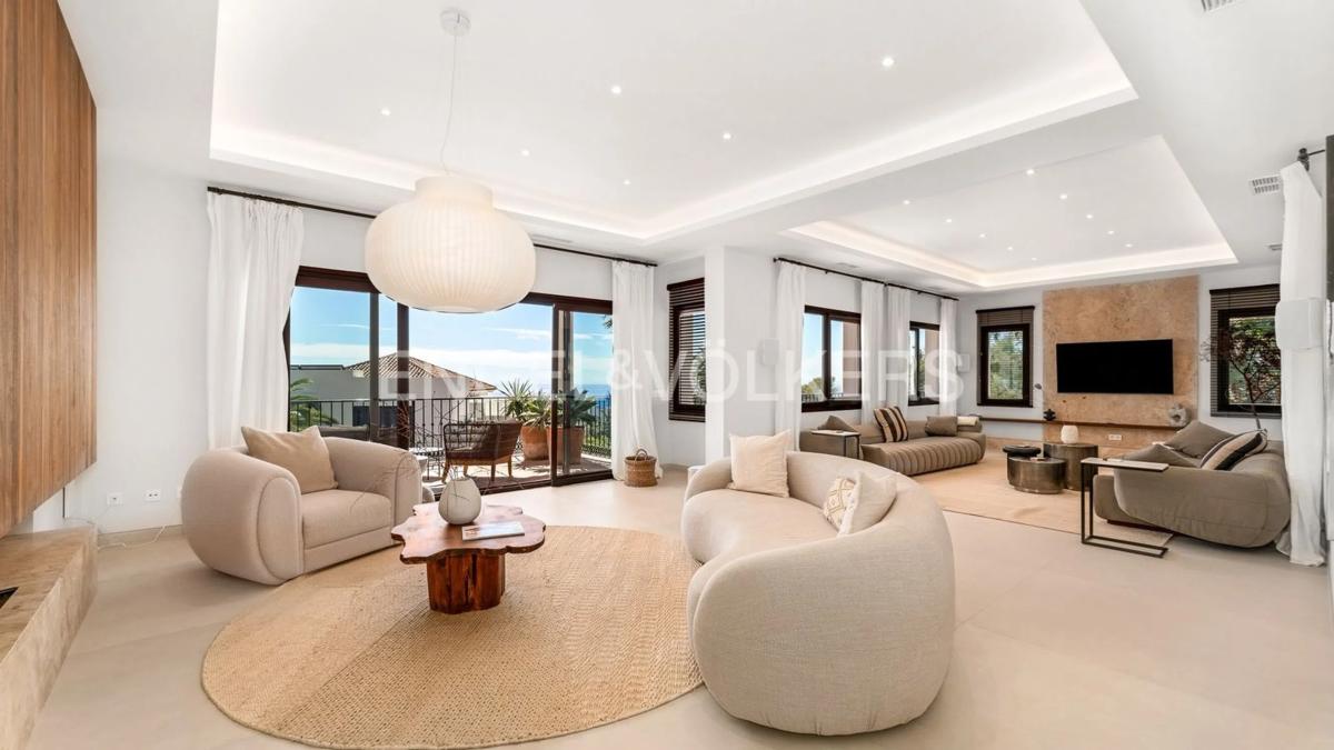 Sprzedaż niezależnego domku jednorodzinnego w Urbanización el Rosario, Marbella photo 2