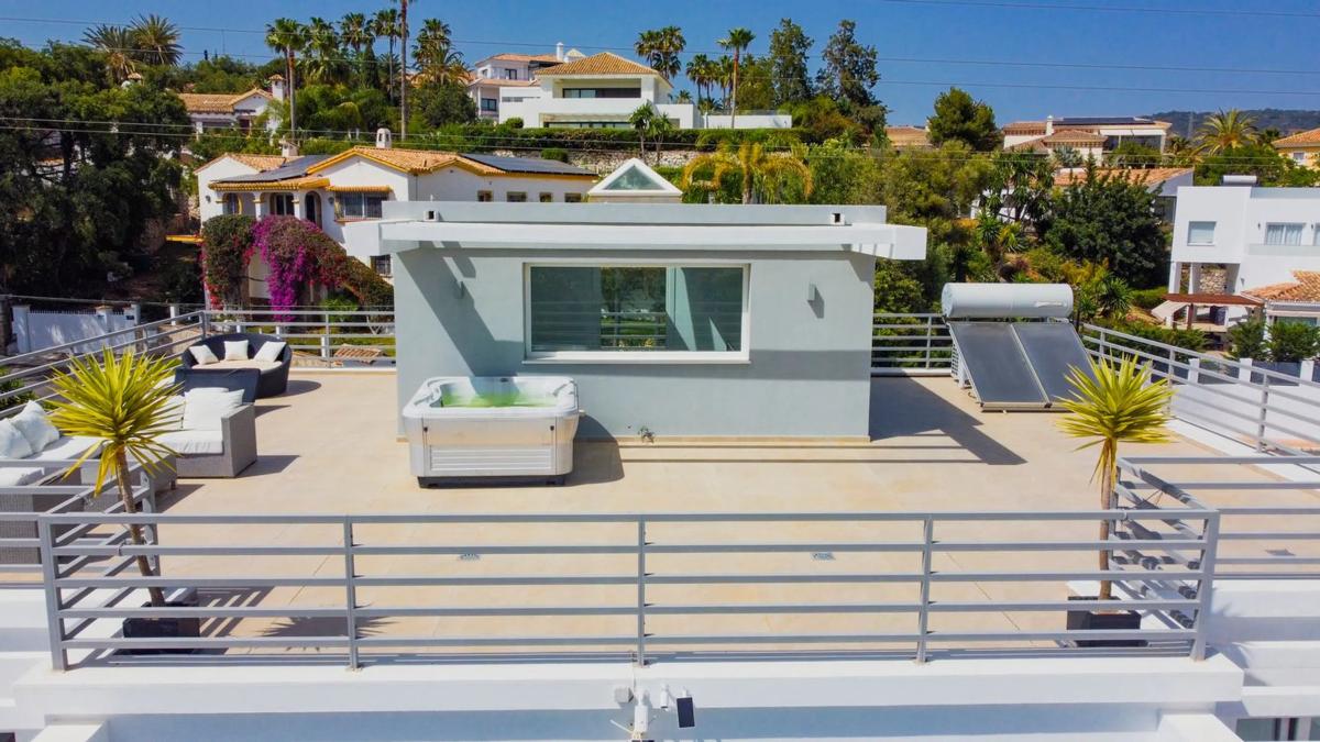 Venta de chalet independiente en Avenida del Rosario, Marbella
photo 1