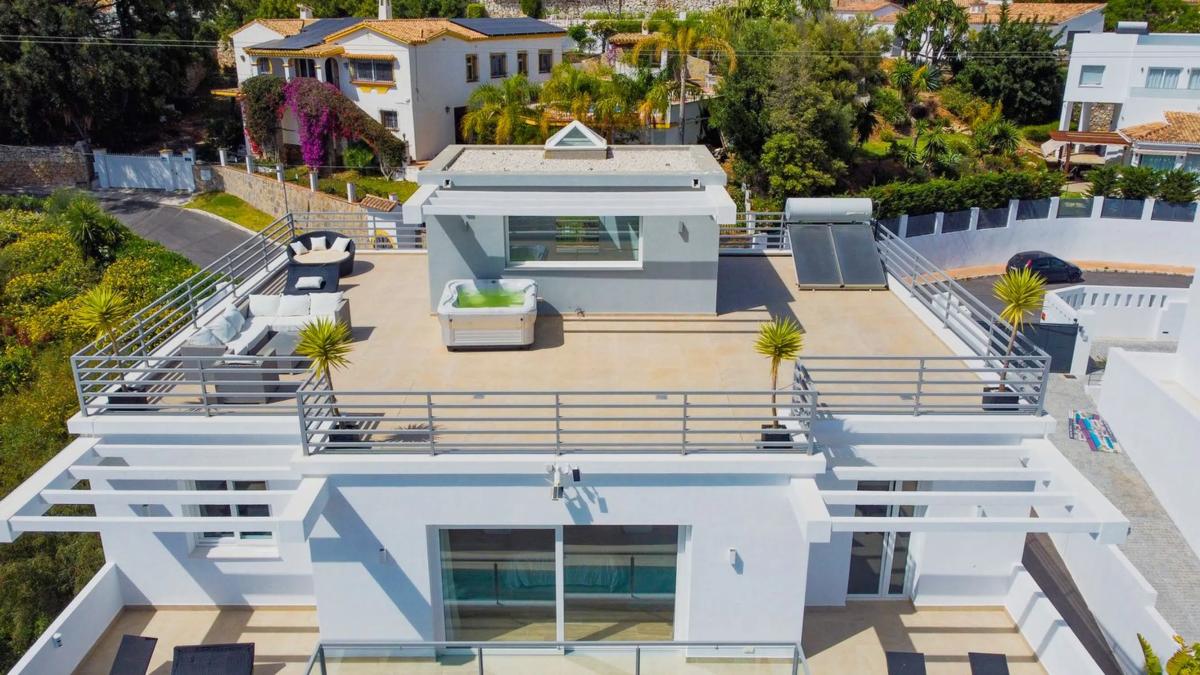 Venta de chalet independiente en Avenida del Rosario, Marbella
photo 2