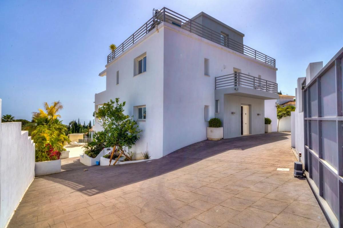Venta de chalet independiente en Avenida del Rosario, Marbella
photo 5