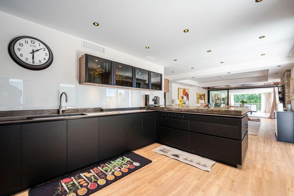 Venta de chalet independiente en Urbanización el Rosario, Marbella
photo 1