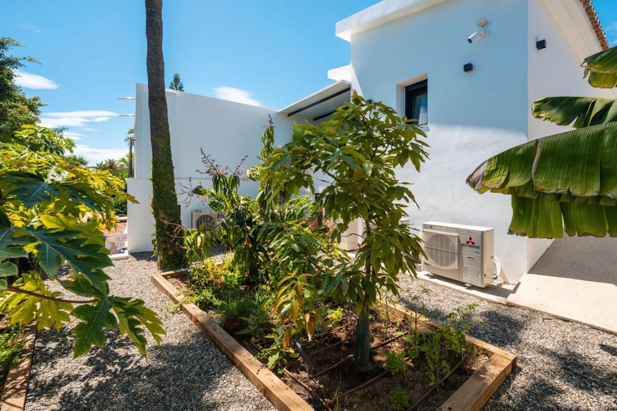 Venta de chalet independiente en Urbanización el Rosario, Marbella
photo 4