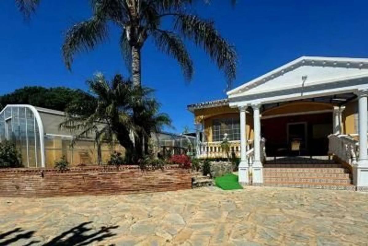 Продажа отдельного шале в Barrio El Rosario-Ricmar, Марбелла photo 4