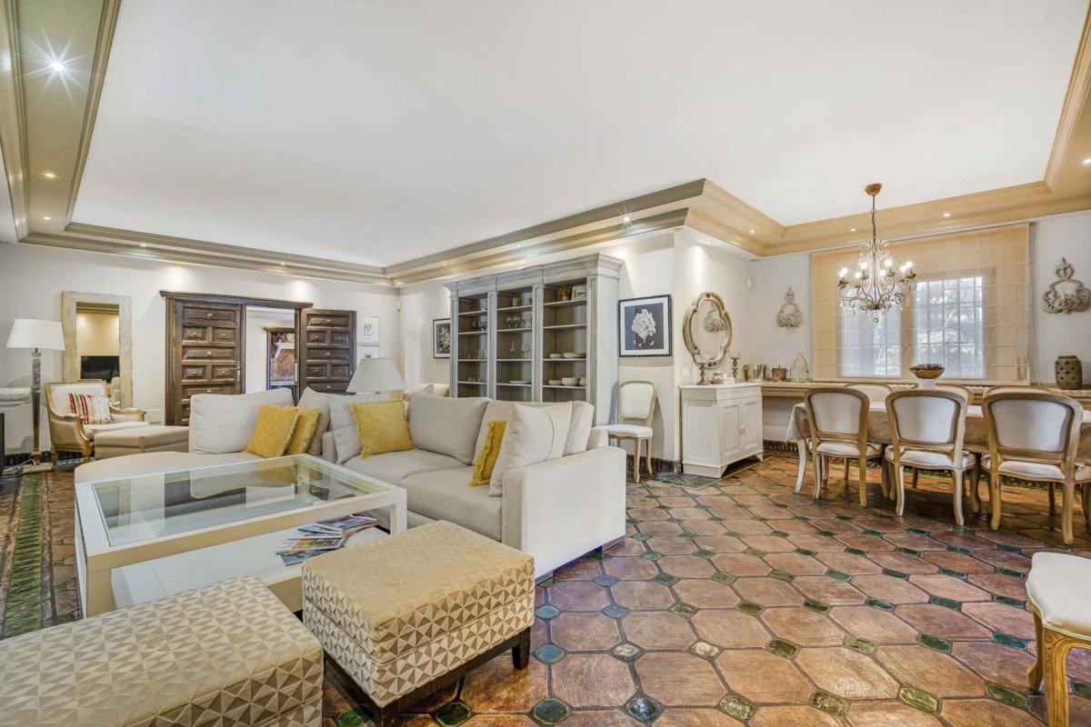 Продажа отдельного шале в  Barrio Costabella, Марбелла photo 3
