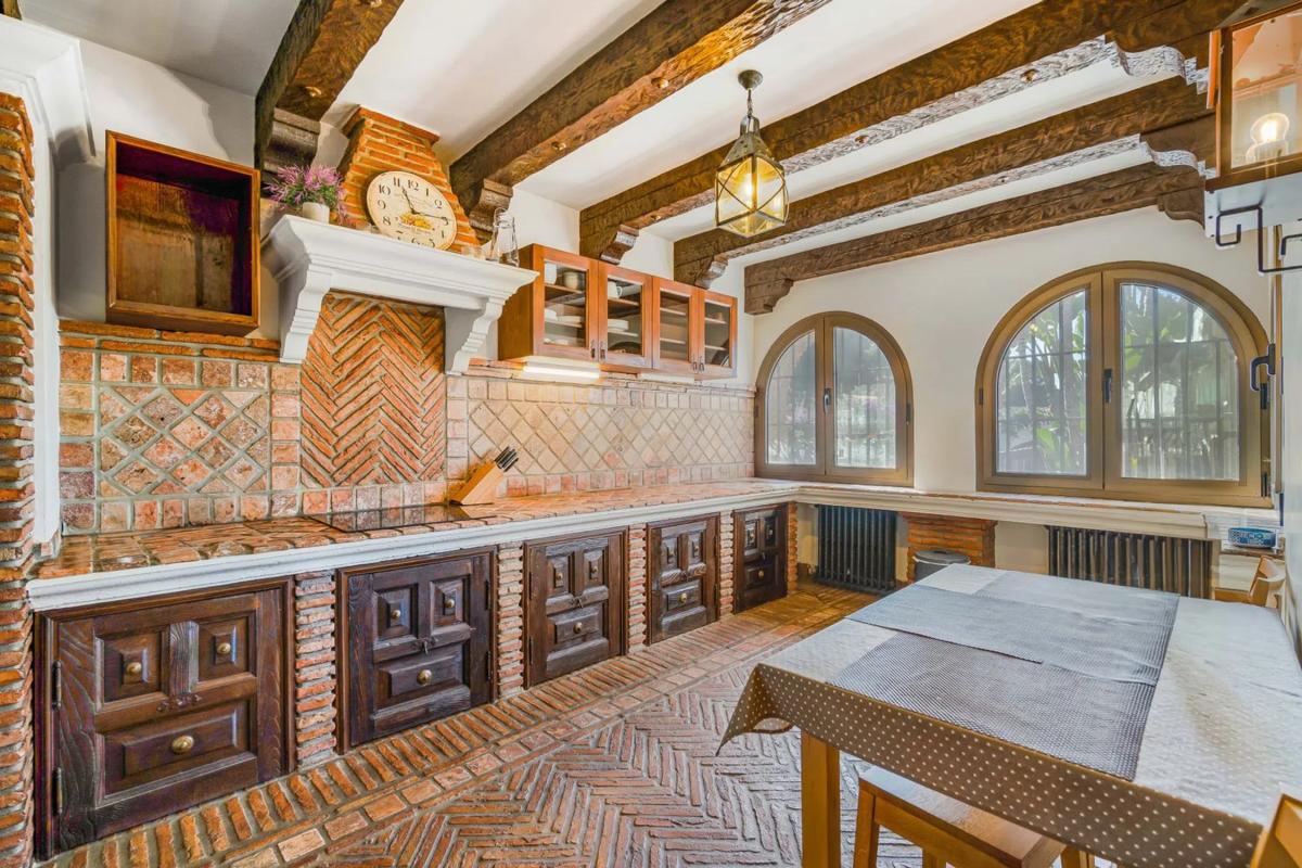Продажа отдельного шале в  Barrio Costabella, Марбелла photo 5