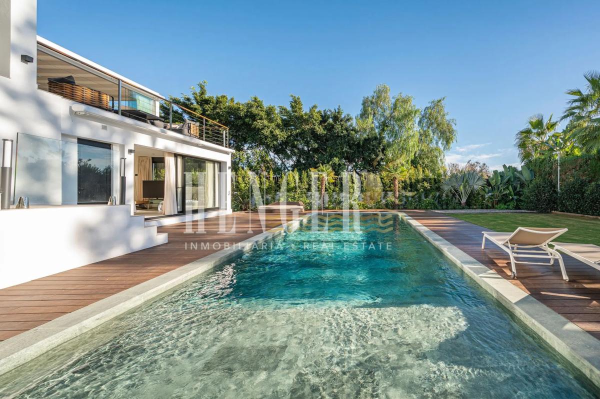 Sprzedaż niezależnego domku jednorodzinnego w Avenida El Rosario, Marbella photo 2