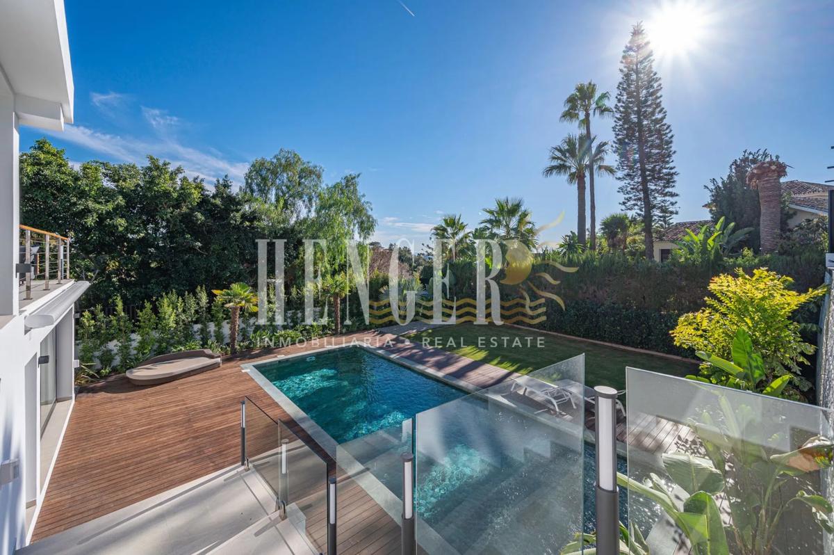 Sprzedaż niezależnego domku jednorodzinnego w Avenida El Rosario, Marbella photo 3
