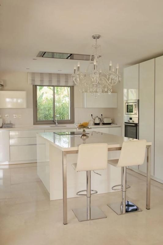 Venta de chalet independiente en Urbanización Costabella, Marbella
photo 2