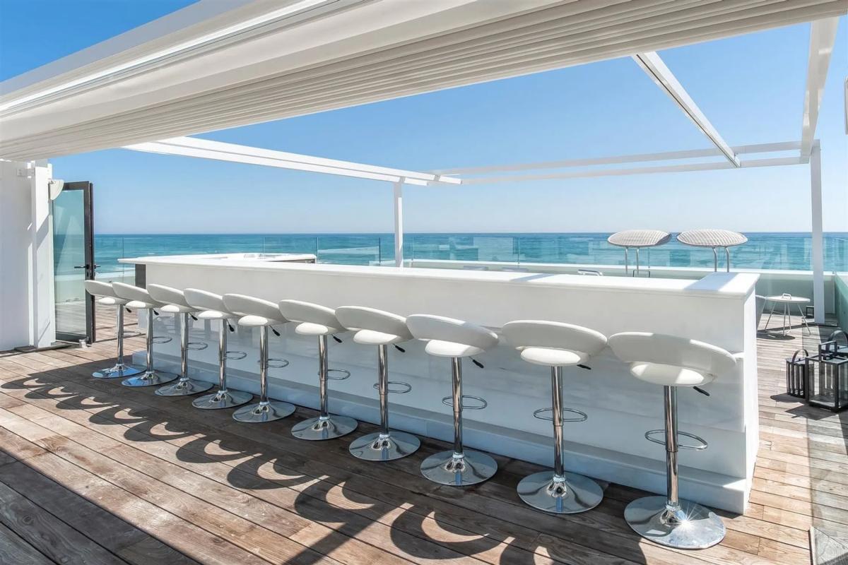 Продажа отдельного шале в  Barrio Costabella, Марбелла photo 4