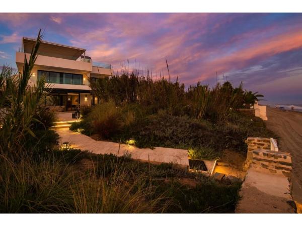 Chalet wolnostojący na sprzedaż w  Barrio Costabella, Marbella photo 4