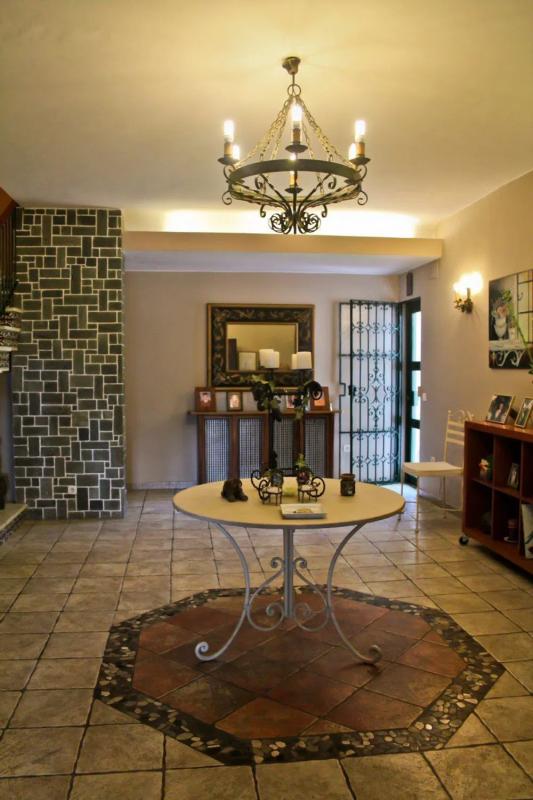 Venta de chalet independiente en Urbanización LOS PINOS, Marbella
photo 4