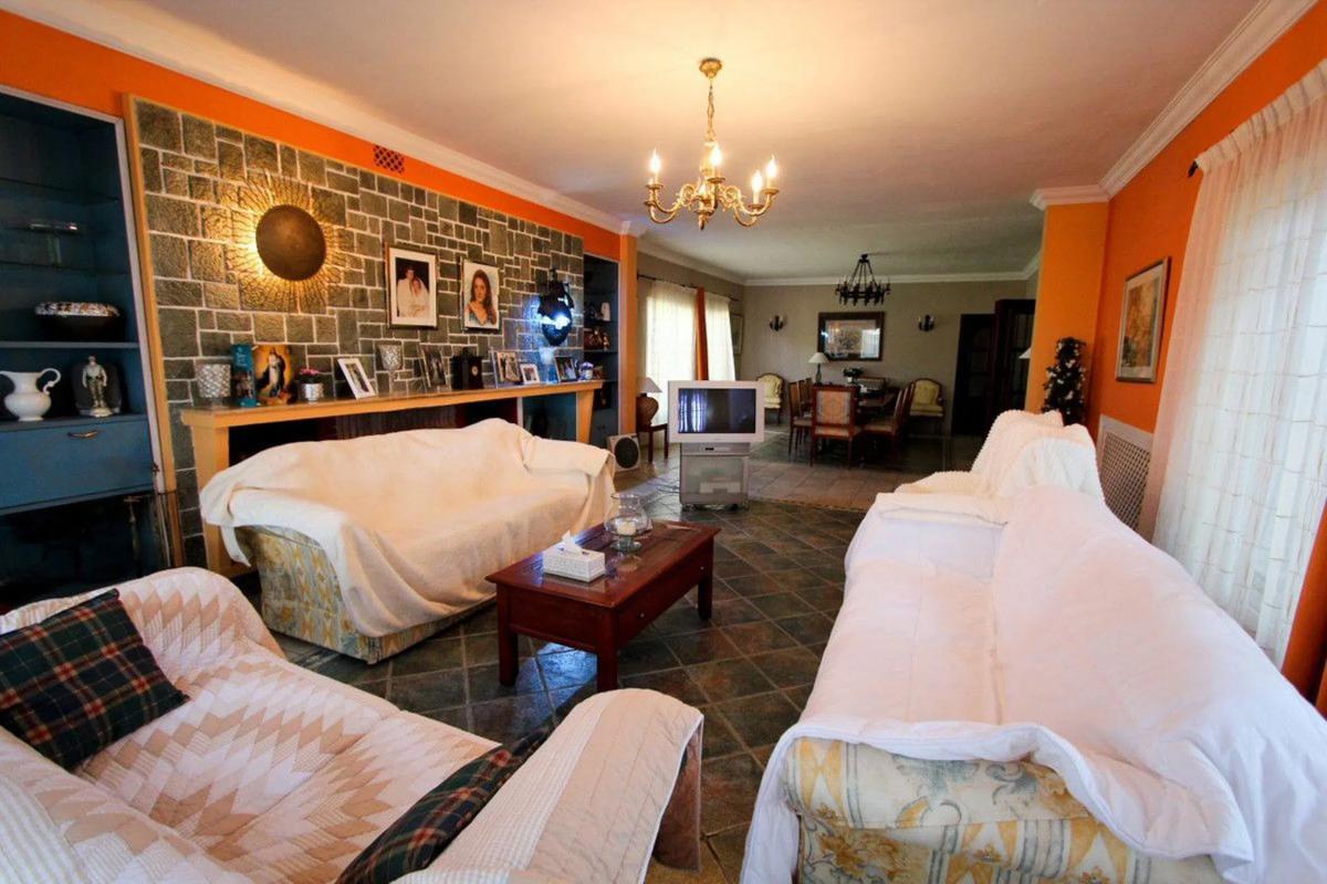 Venta de chalet independiente en Urbanización LOS PINOS, Marbella
photo 5