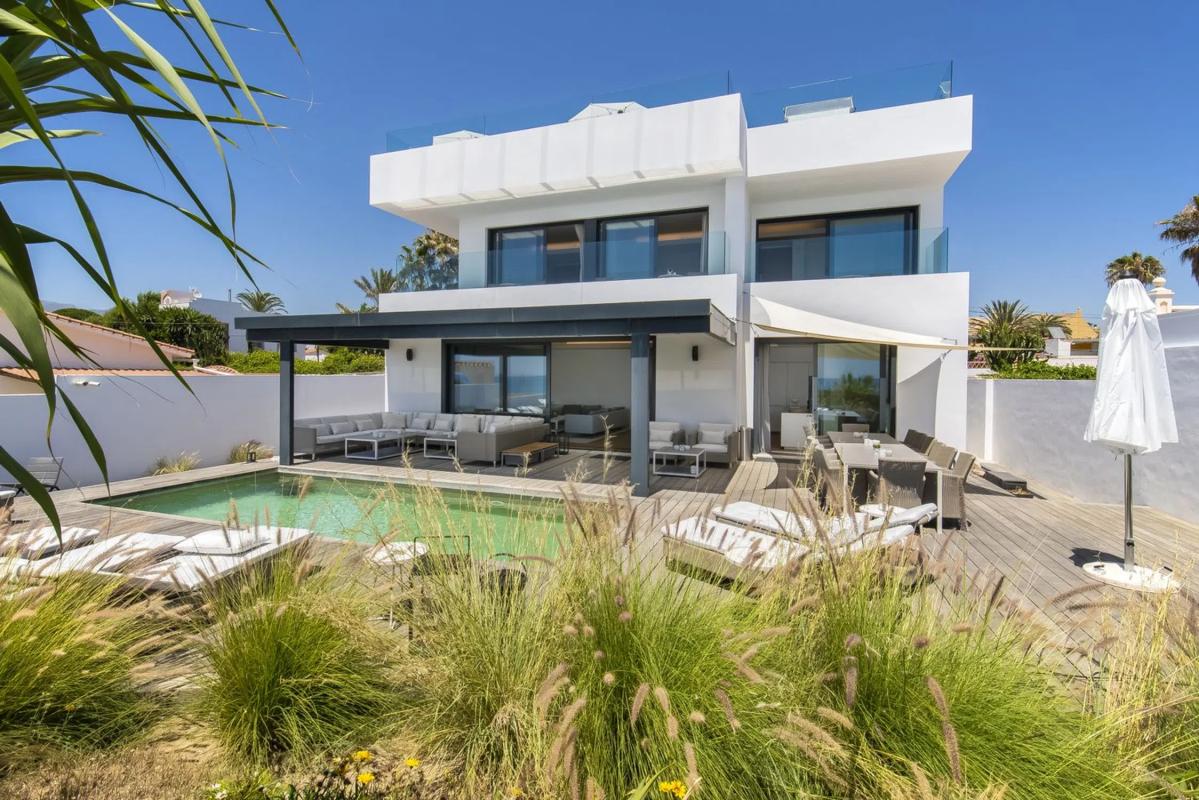 Venta de chalet independiente en Barrio Costabella, Marbella
photo 3