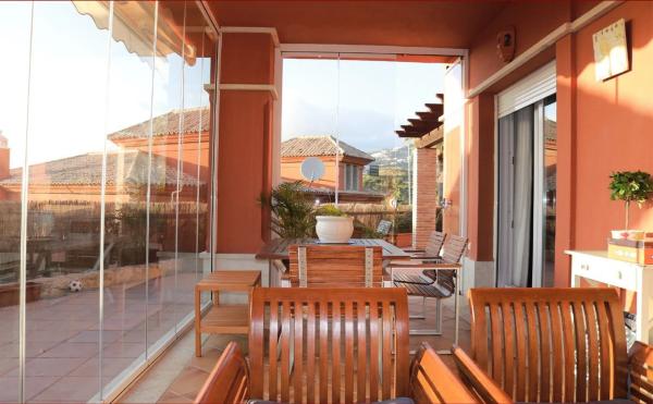 Chalet independiente en venta en Barrio Santa Clara, Marbella
 photo 2