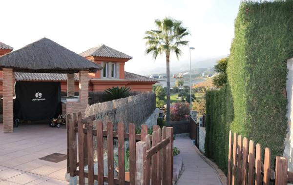 Chalet independiente en venta en Barrio Santa Clara, Marbella
 photo 4