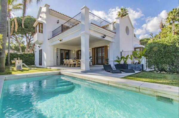 Chalet independiente en venta en Barrio La Merced, Marbella
photo 1