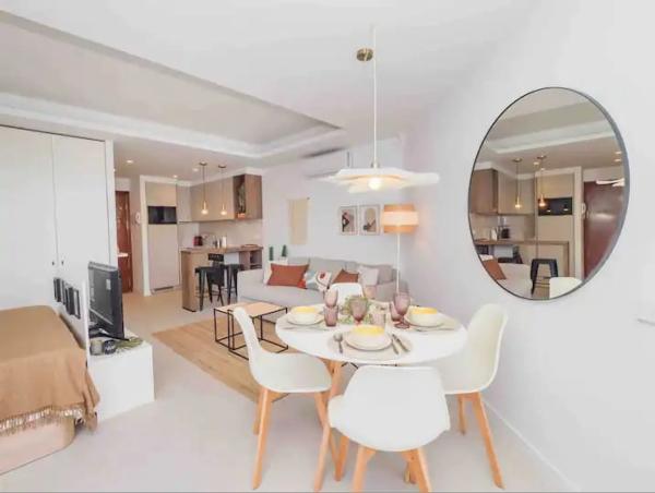 Venta de piso en Calle Antonio Montero Sánchez, Marbella
thumbnail 3