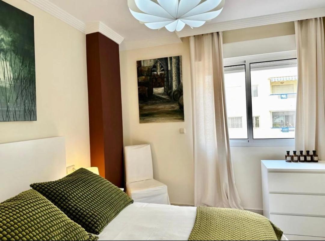 Venta de piso en Calle Tales de Mileto, Marbella
photo 5