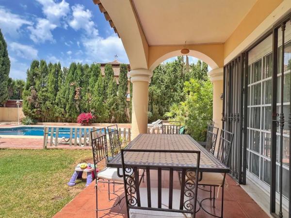 Chalet independiente en venta en Calle la Pimienta, Marbella
thumbnail 2