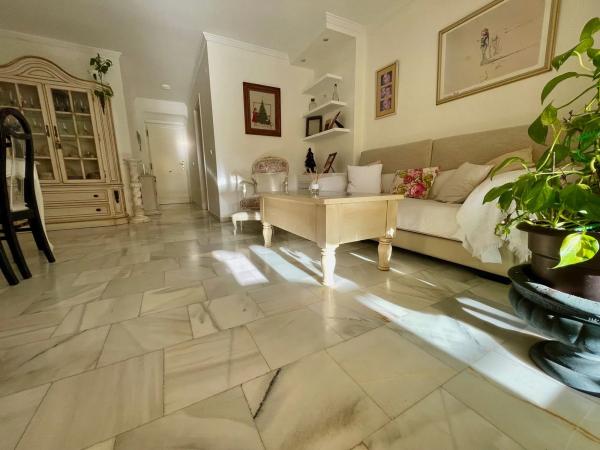 Venta de piso en Barrio La Puya - La Ermita, Marbella
photo 1