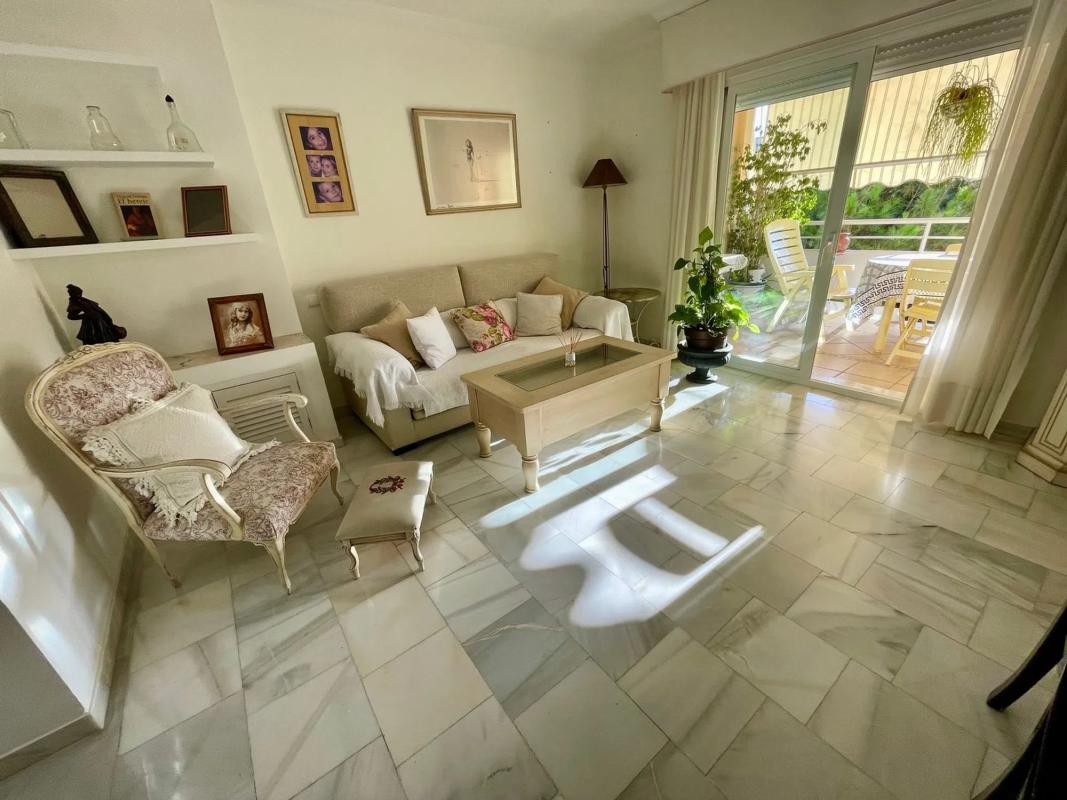 Sale of apartment in Barrio La Puya - La Ermita, Marbella
photo 4