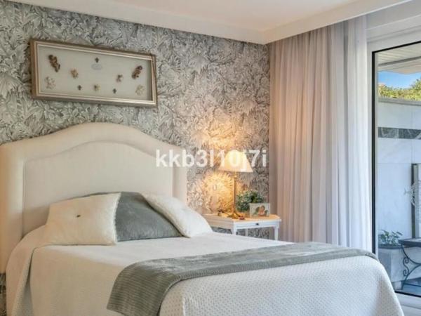 Mieszkanie na sprzedaż w Calle Arturo Rubinstein, Marbella thumbnail 2