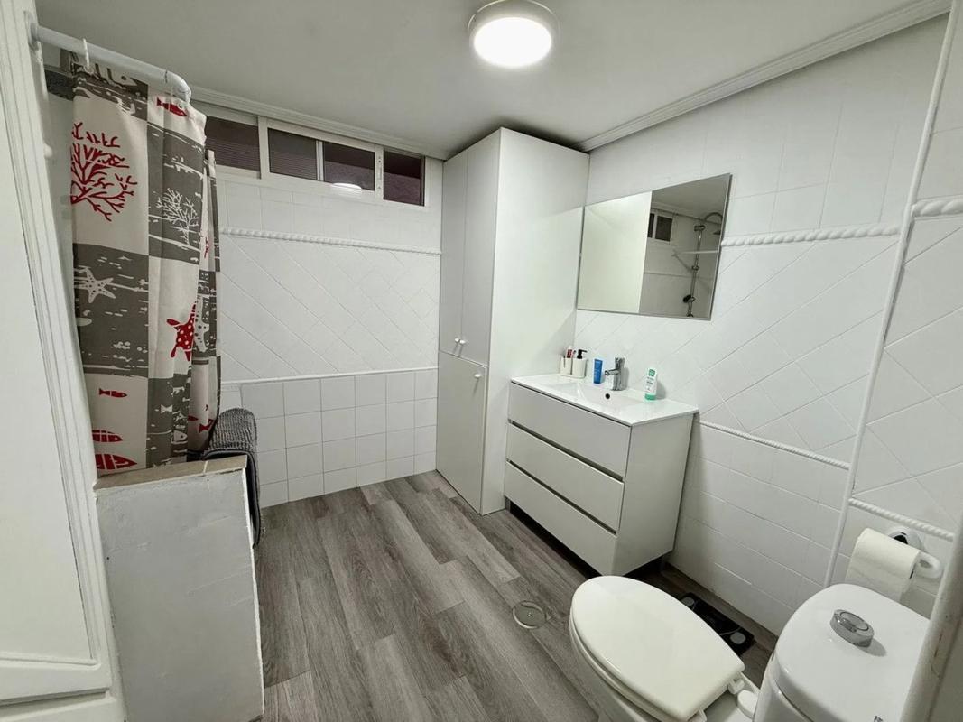 Venta de piso en Barrio Valdeolletas-Las Cancelas-Xarblanca, Marbella
photo 1
