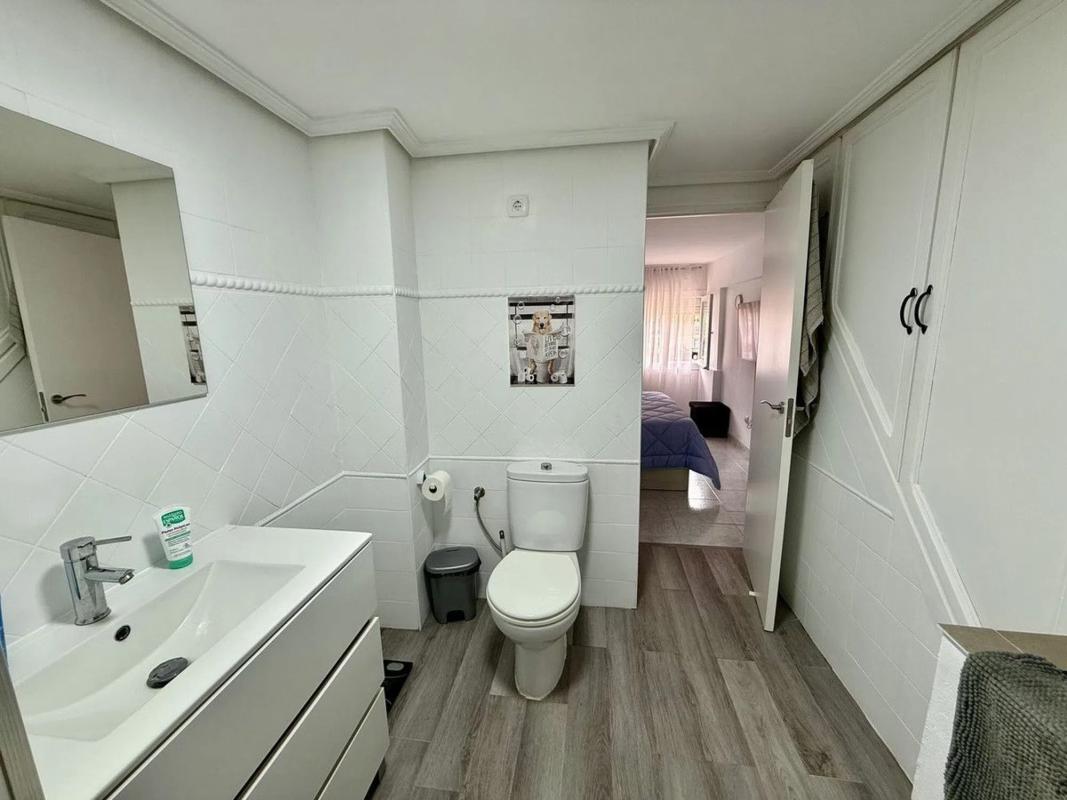 Venta de piso en Barrio Valdeolletas-Las Cancelas-Xarblanca, Marbella
photo 2