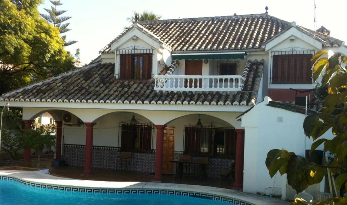 Venta de chalet independiente en Calle El Chaparral, Marbella
photo 1