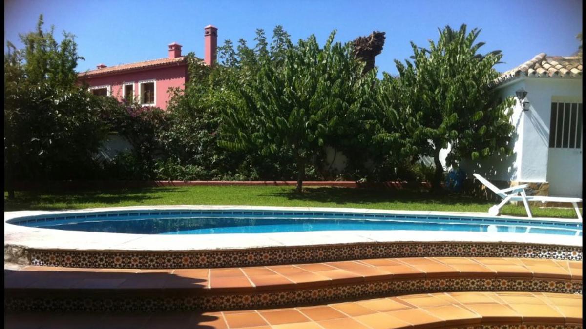 Venta de chalet independiente en Calle El Chaparral, Marbella
photo 2