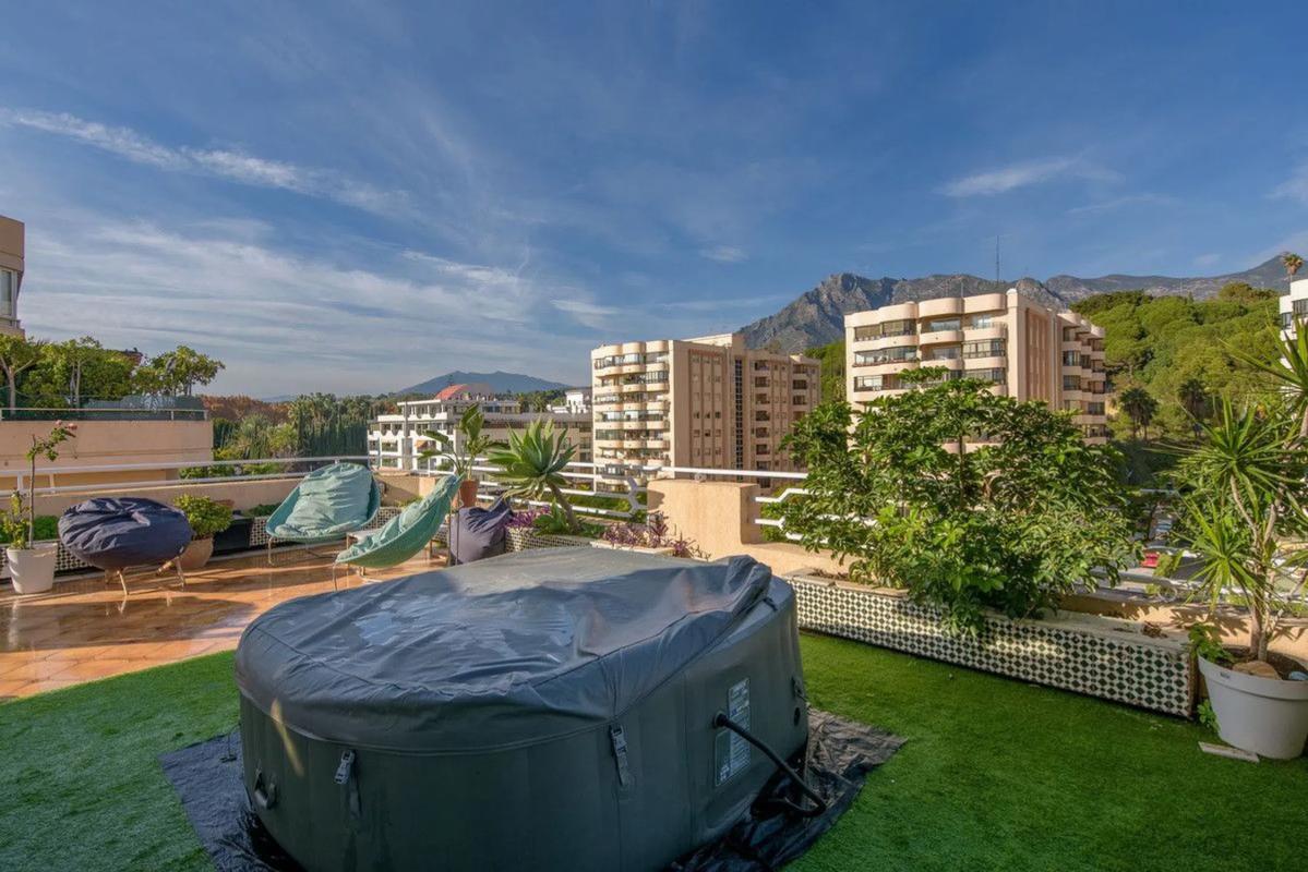 Sale of apartment in Calle de Ramón Gómez de la Serna, Marbella
 photo 4