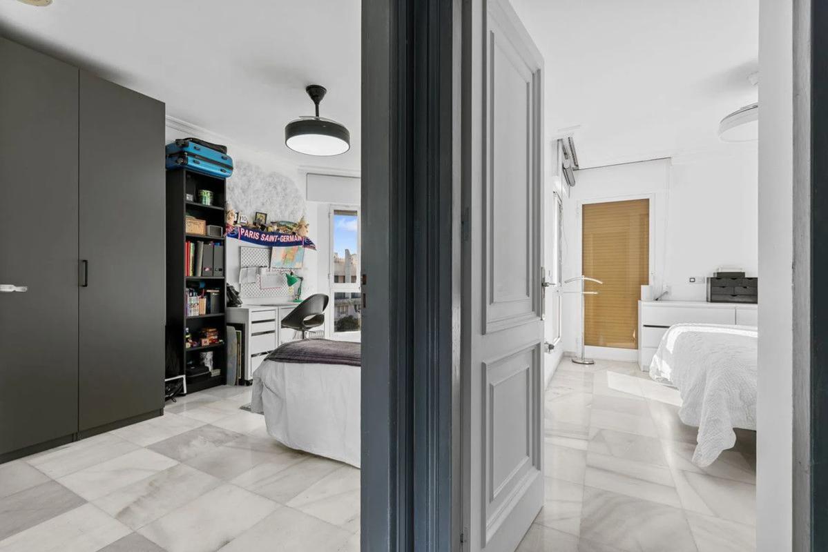Sale of apartment in Calle de Ramón Gómez de la Serna, Marbella
 photo 5