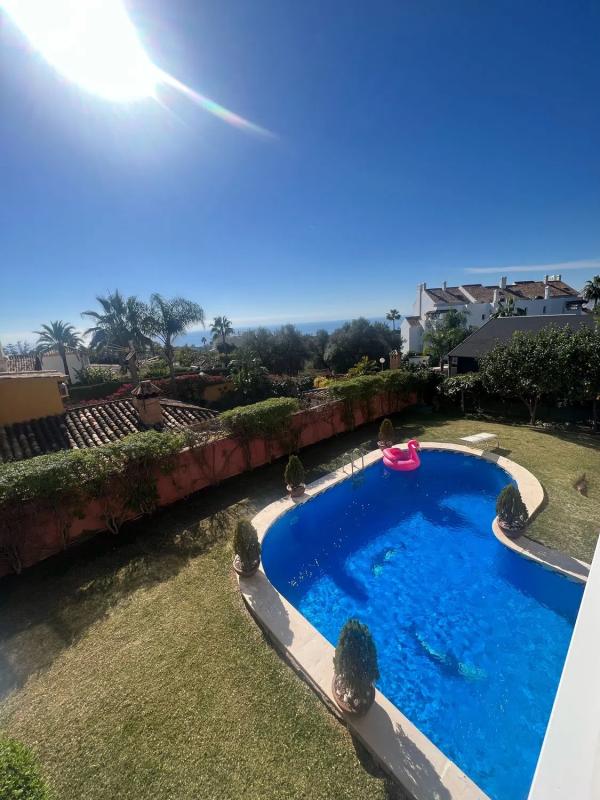 Venta de chalet independiente en Paseo VALDEOLLETAS, Marbella
photo 1