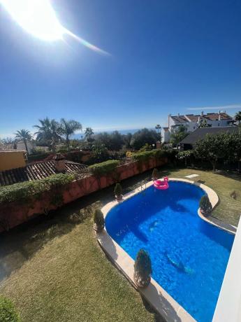 Chalet independiente en venta en Paseo VALDEOLLETAS, Marbella
photo 1