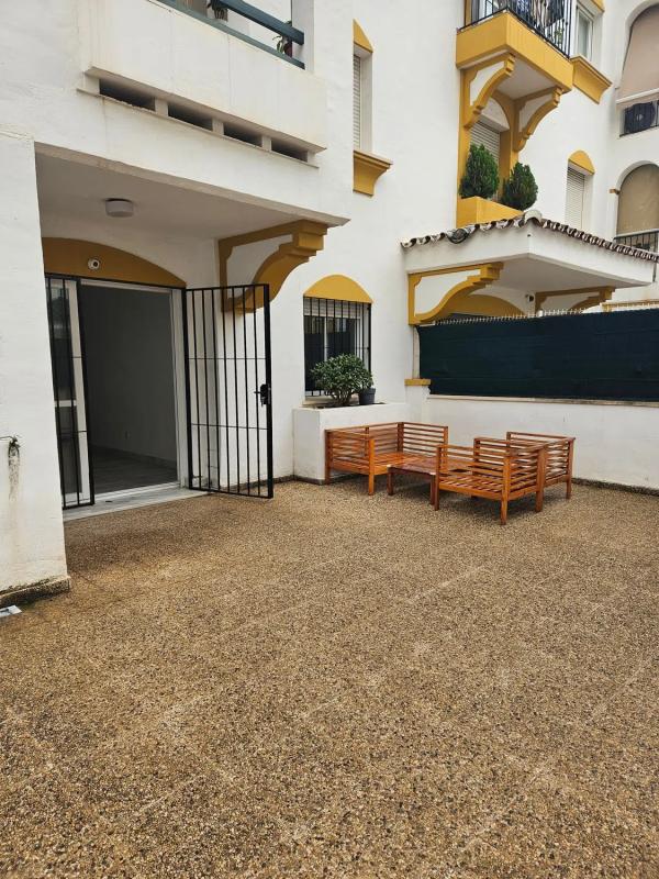 Продажа квартиры на Calle Jacinto Benavente, Марбелла
 photo 2