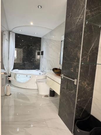 Venta de piso en CL MARIA AUXILIADORA, Marbella
photo 1