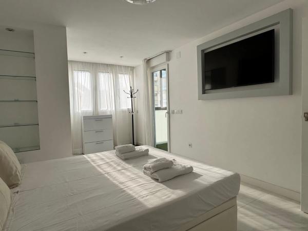 Venta de piso en CL MARIA AUXILIADORA, Marbella
thumbnail 2