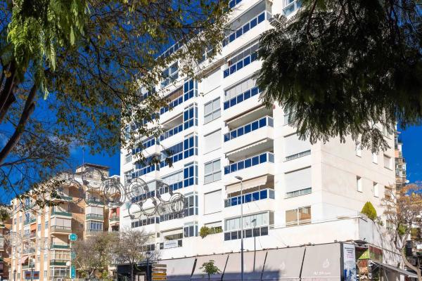 Duplex en venta en Avenida Ricardo Soriano, Marbella thumbnail 1