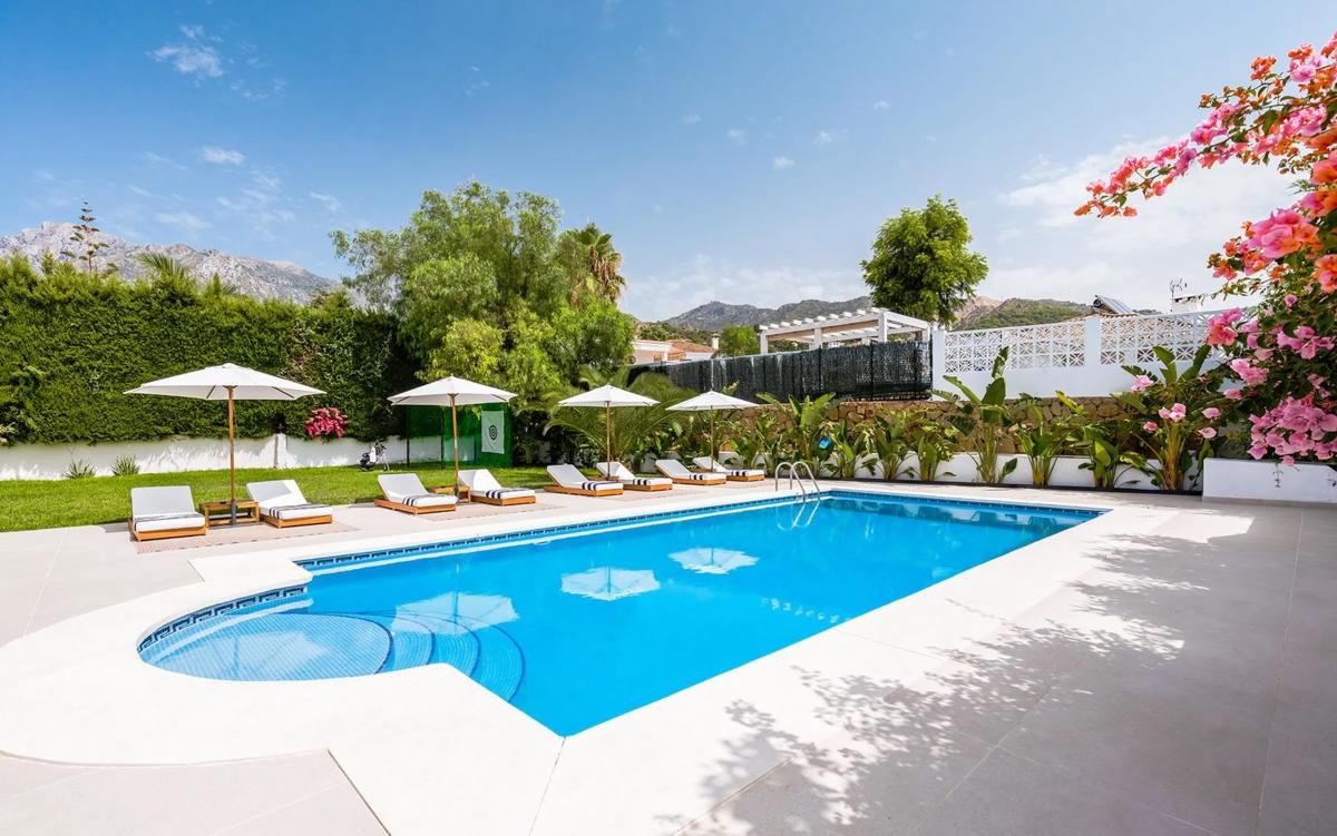 Sale of independent chalet in Calle Almensino, Marbella
photo 5