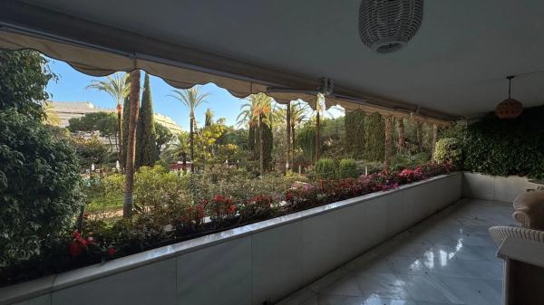 Venta de piso en Calle Arturo Rubinstein, Marbella
 photo 2